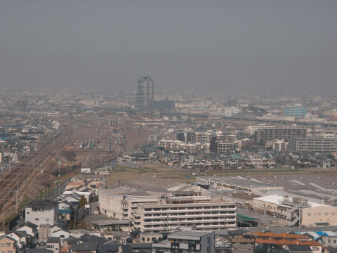 いつも行ってるプールが見える