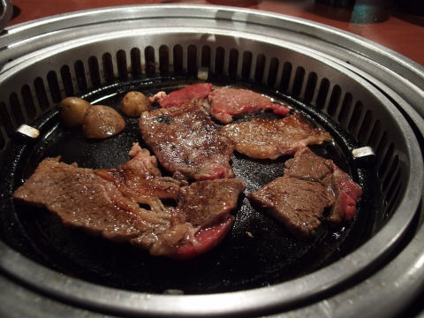 暗いので手ブレ