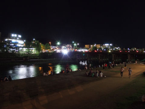 カップル等間隔の法則が乱れる