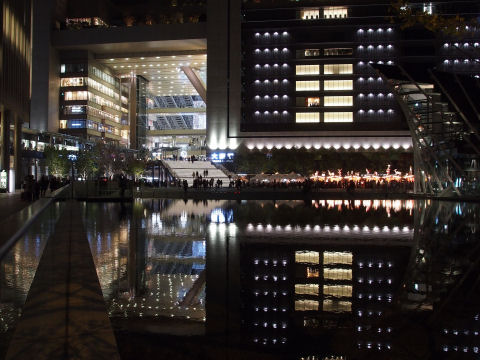 こちらは水面への映り込み