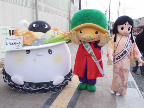 右がお玉ちゃん 人質を拒んで自害した烈女