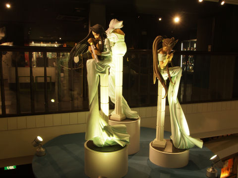 奥にケンシロウとユリア