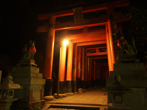 奥社奉拝所付近，新池への道の入口