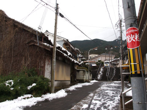 色鮮やかな電柱