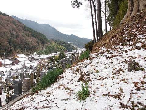 急な坂に雪が合ってやばかった