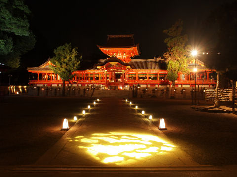 楼門の真下から