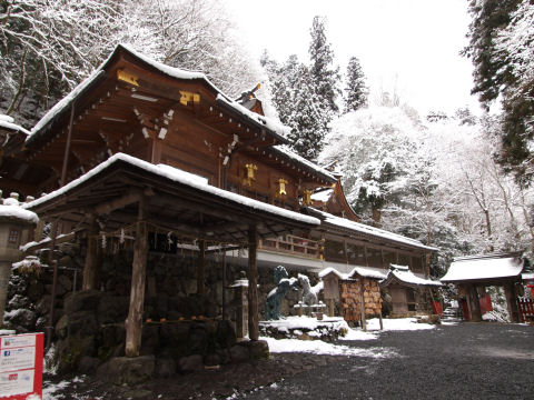 Facebookの看板がある