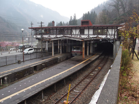 ケーブルカー待ち時間で撮影