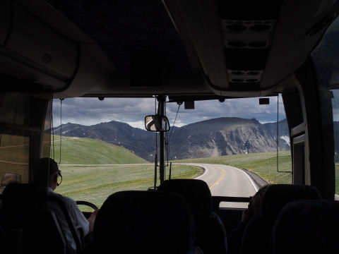 よどみなくしゃべり続ける