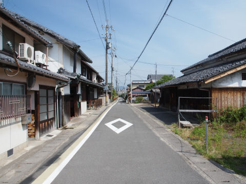 昔風の町並みはこの辺だけ