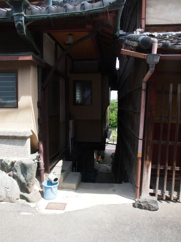 家を密着させるのに意味がある？まあうちもこんな感じだけど