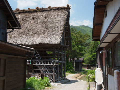 農具置き場だろうか