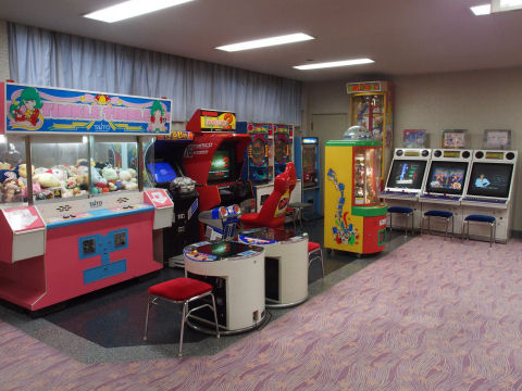 古いけど古すぎないゲームコーナー
