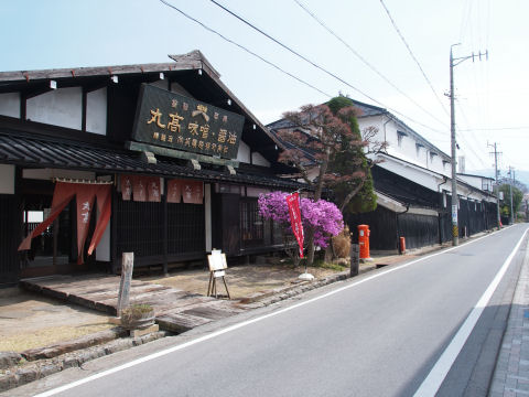 中は食事処もある