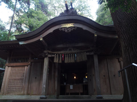 「う」の段で終わる不思議な語感の神社