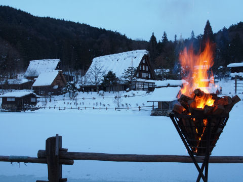 松明に点火直後