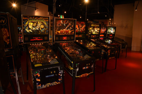 ピンボールのスコア競い合った