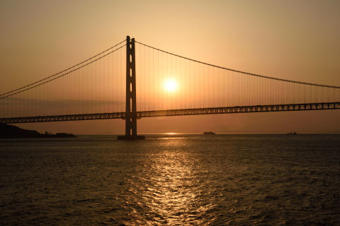 ハープにかかる太陽