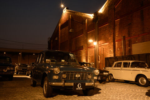 奥の方の車は撮影禁止