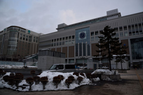 逆方向にJRタワー