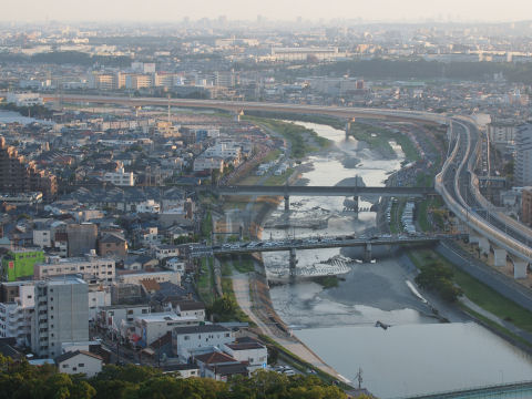 車はどこかに停めるのだろうか