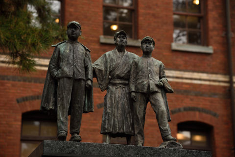 窓のボカシがいい感じなので