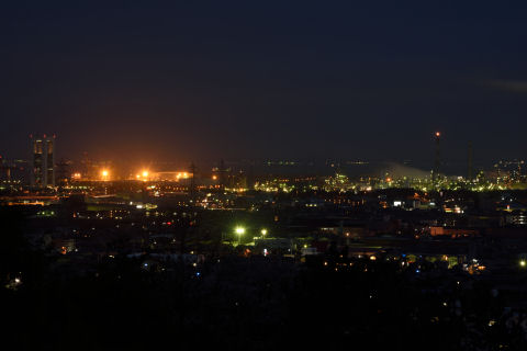 左端に次に行く四日市港ポートビルが見える