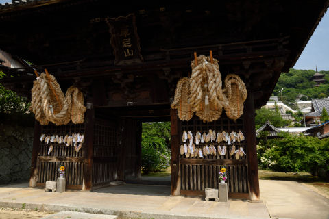 わらじの由来は？