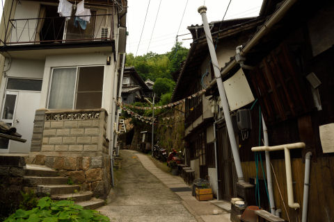 旗がかかっているところにパン屋