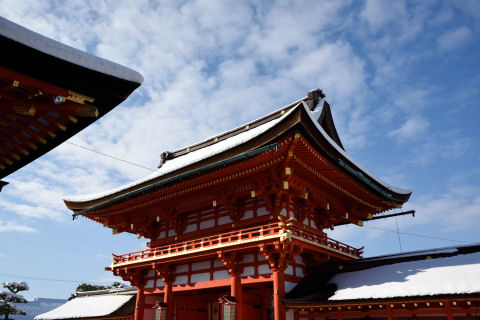 逆光だし人多いし