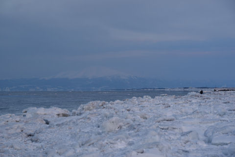 暗くなって山が見えなくなってきた