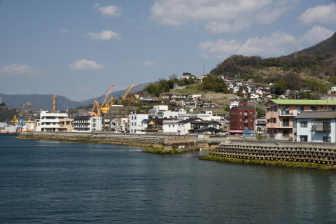 クレーン増えてきた