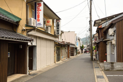 成り立つのか謎な商店