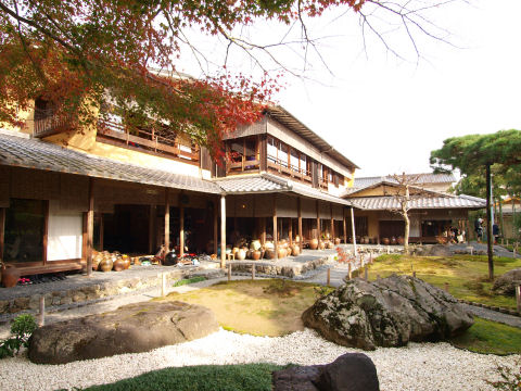 立派な庭ですな