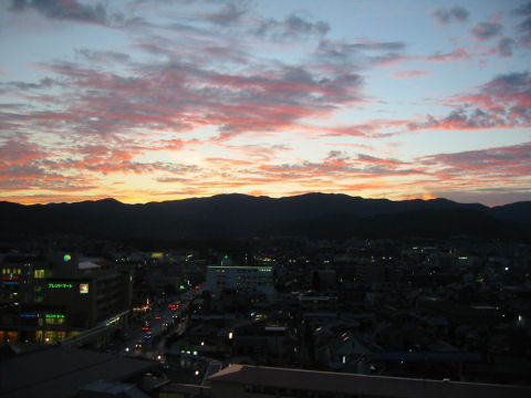 太陽のない夕焼けシーン