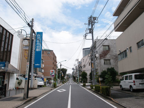 渋谷と恵比寿の間くらい