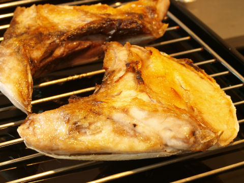 汚れるのを防ぐためアルミホイルを敷いて焼き，撮影で取った