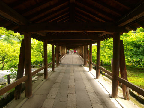 待てば人がいないシーンも撮れる