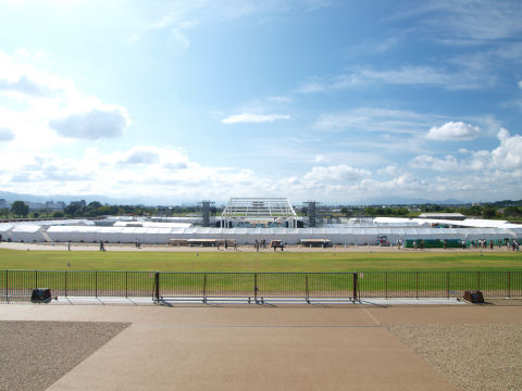 ずっと遠くに見えるのが朱雀門