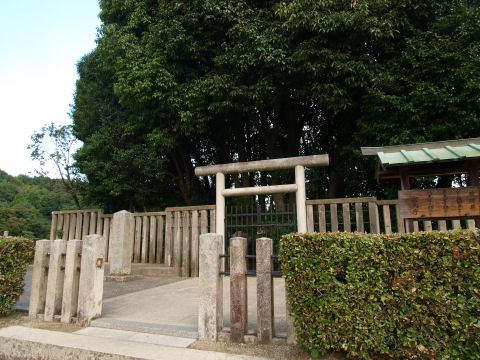 オブジェの趣味はいかがなものか(明治頃に持ってこられたらしいが)