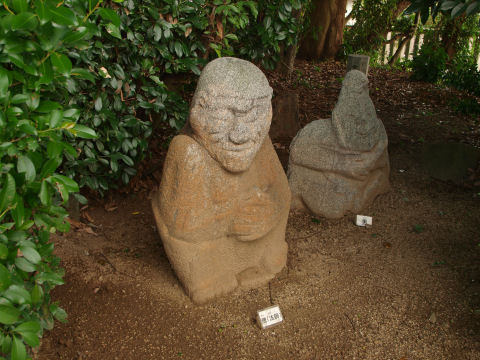 猿ではなく渡来人だとか