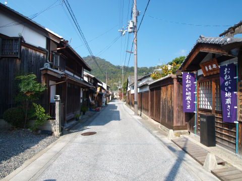 電信柱もノスタルジーをかもし出す