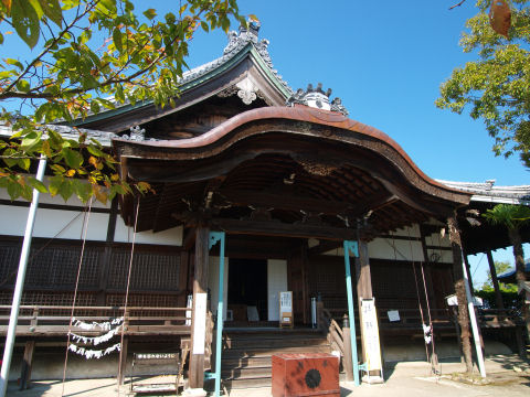 山の上によく作ったもんだ