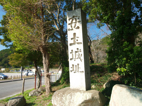 だだっぴろーい駐車場あり