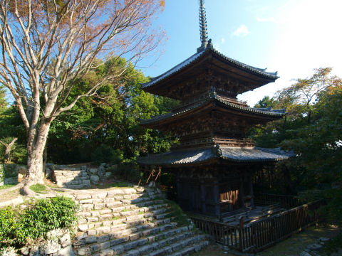 ぽつんとある三重塔