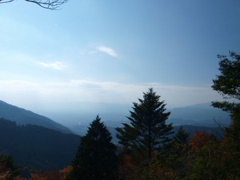 回峰行者がここでとまって御所に向かって玉体加持(天皇のご安泰をお祈りする)とか