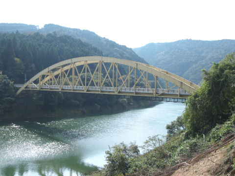 特に趣きはない橋