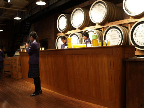 なぜか全員女性