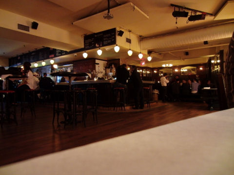 ブレ防止のためカメラを置いて撮影