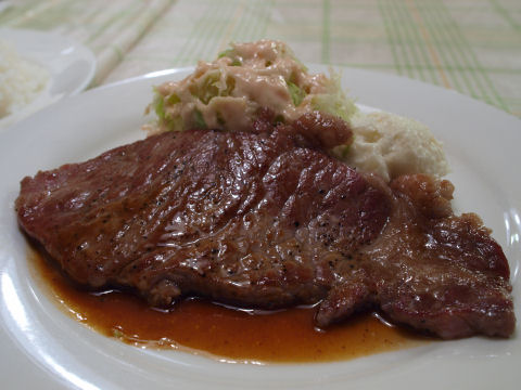 ステーキ食べたのに2時間後には腹減ってた